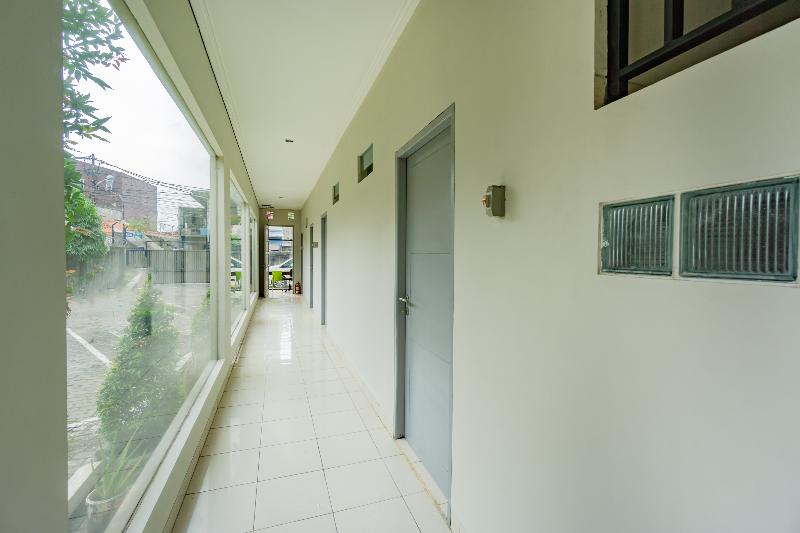 فندق Griya Otista Syariah By Oyo Rooms