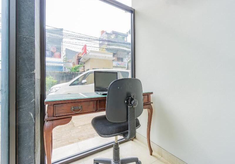 فندق Griya Otista Syariah By Oyo Rooms