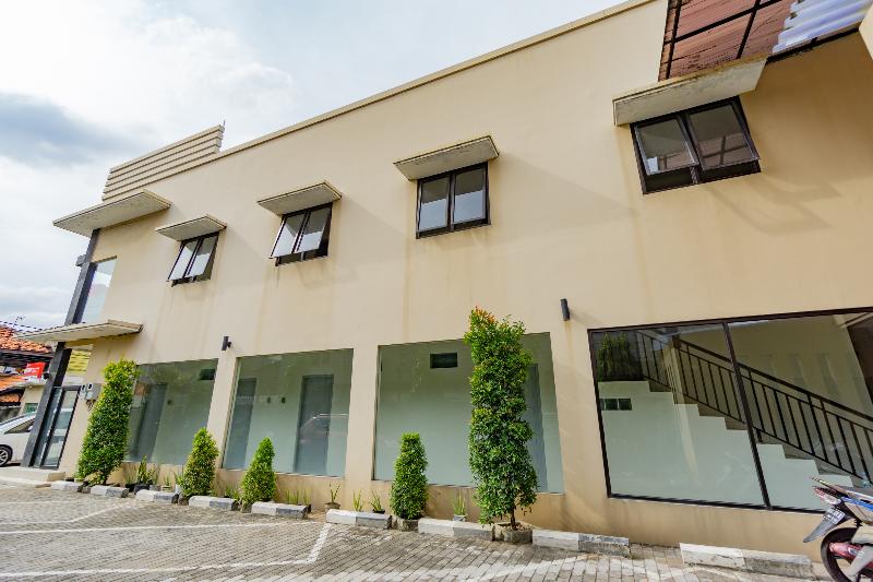 فندق Griya Otista Syariah By Oyo Rooms