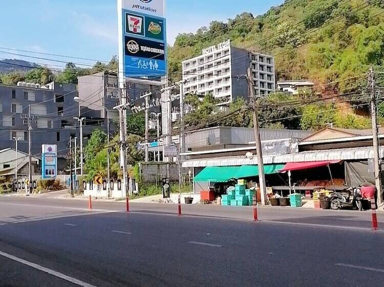 ホテル Karon Studio Apartment