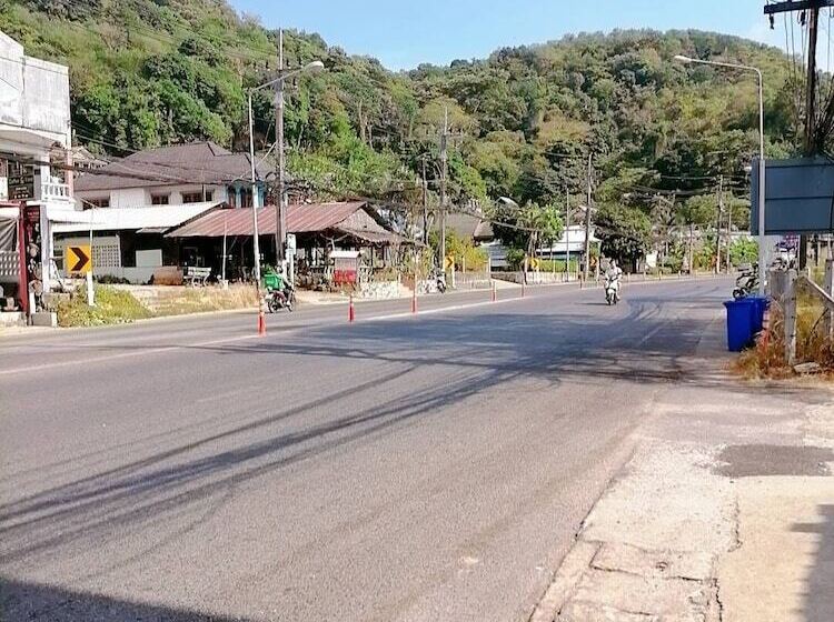 ホテル Karon Studio Apartment