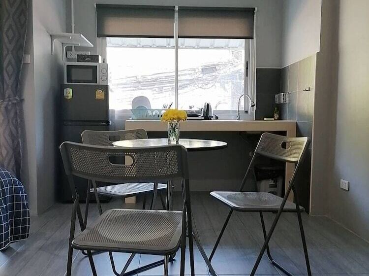 Hotel Karon Studio Apartment