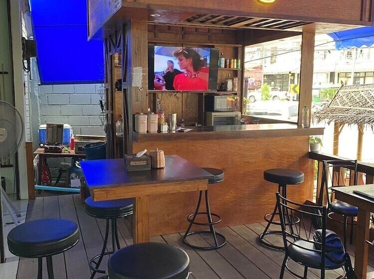 Hotel Karon Studio Apartment