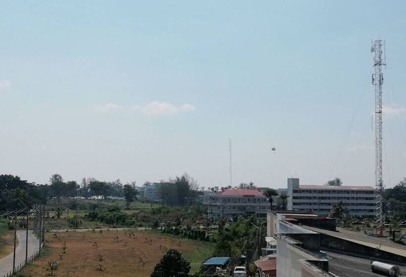 בית מלון כפרי Karon Studio Apartment