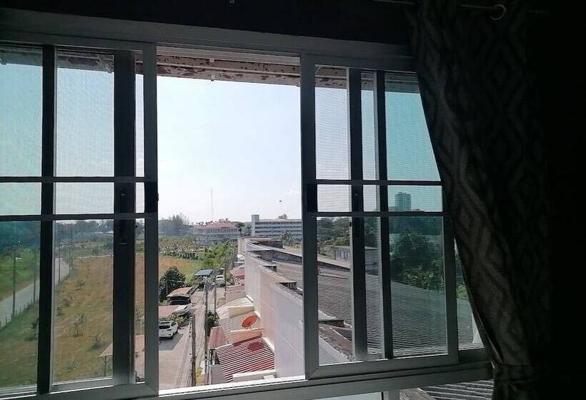 ホテル Karon Studio Apartment