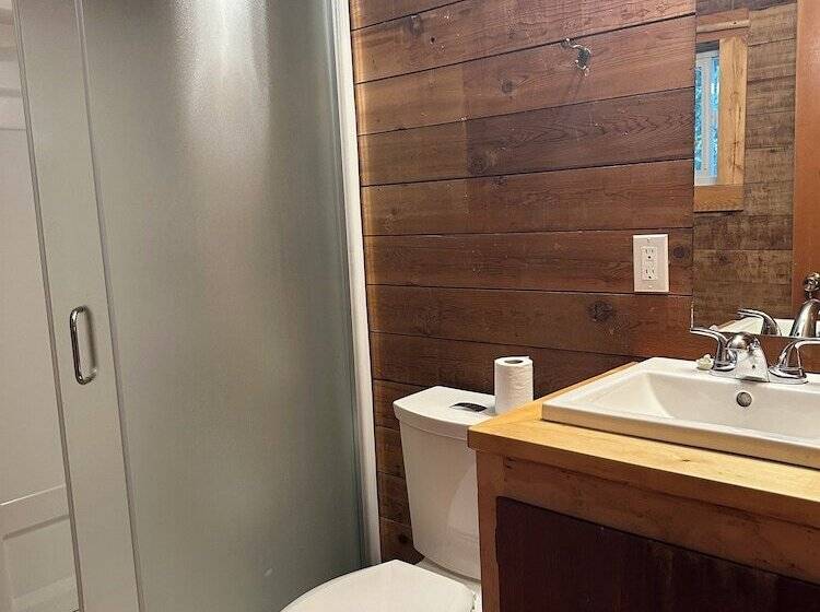 فندق Beaverfoot Lodge