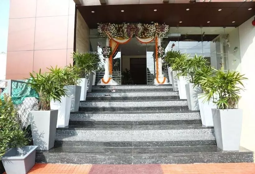 ホテル Blue Pearl Chikmagalur