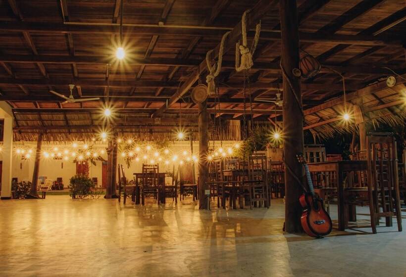 ホテル Shell Resort Arugambay