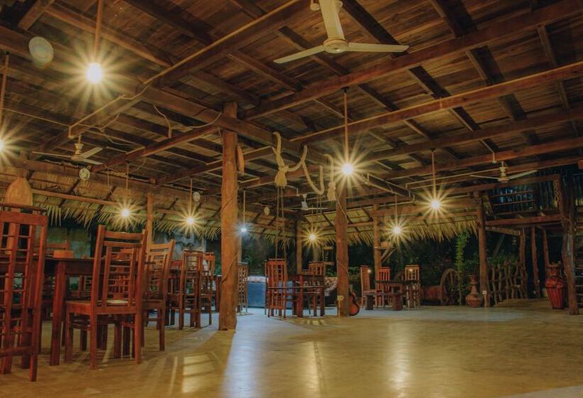 ホテル Shell Resort Arugambay