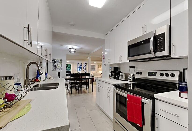 פנסיון Miami Townhouse With Patio Gazebo