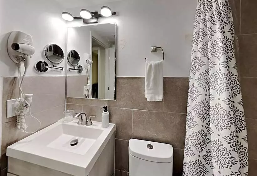 پانسیون Miami Townhouse With Patio Gazebo