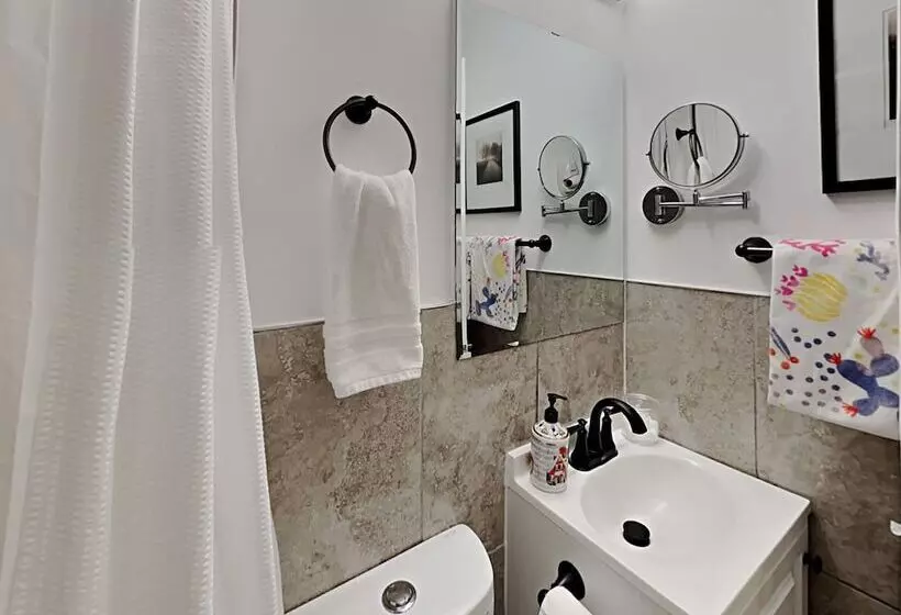 پانسیون Miami Townhouse With Patio Gazebo