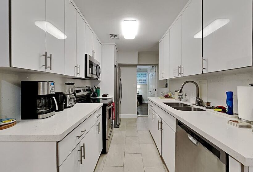 פנסיון Miami Townhouse With Patio Gazebo