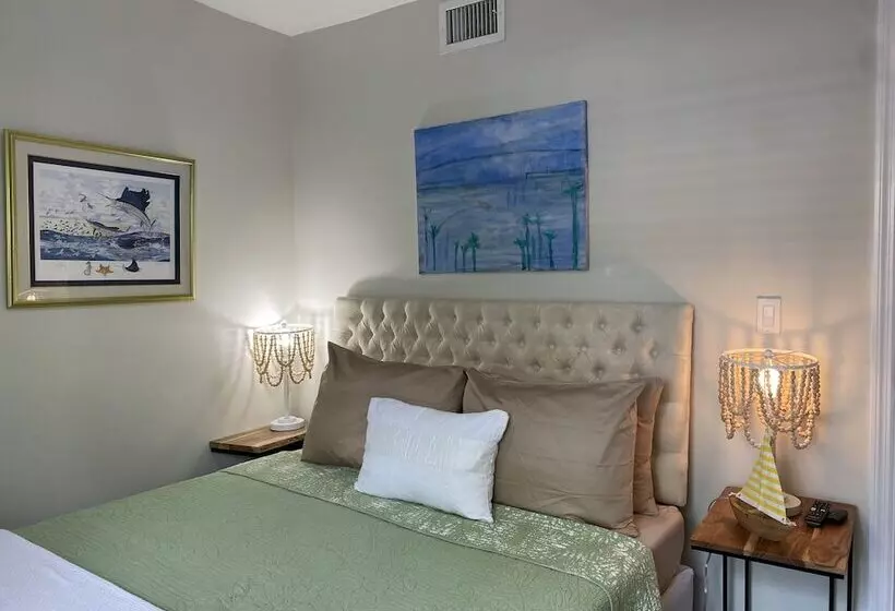 پانسیون Miami Townhouse With Patio Gazebo