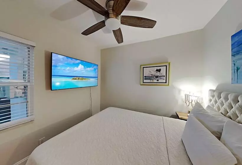 پانسیون Miami Townhouse With Patio Gazebo