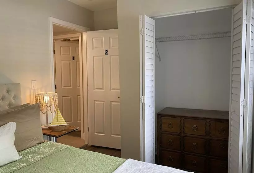 پانسیون Miami Townhouse With Patio Gazebo