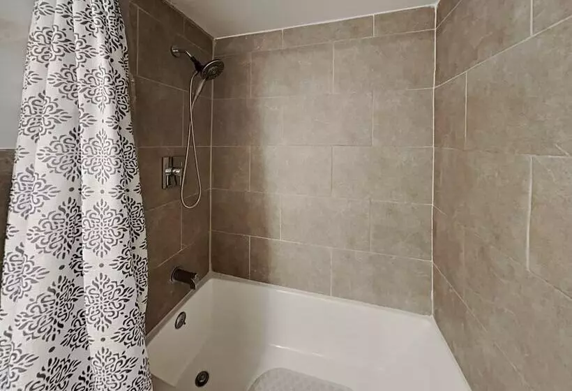 پانسیون Miami Townhouse With Patio Gazebo