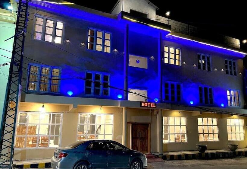 Bottleneck Hotel & Resturant