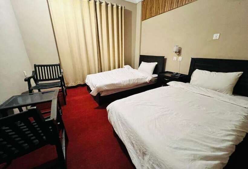 Bottleneck Hotel & Resturant