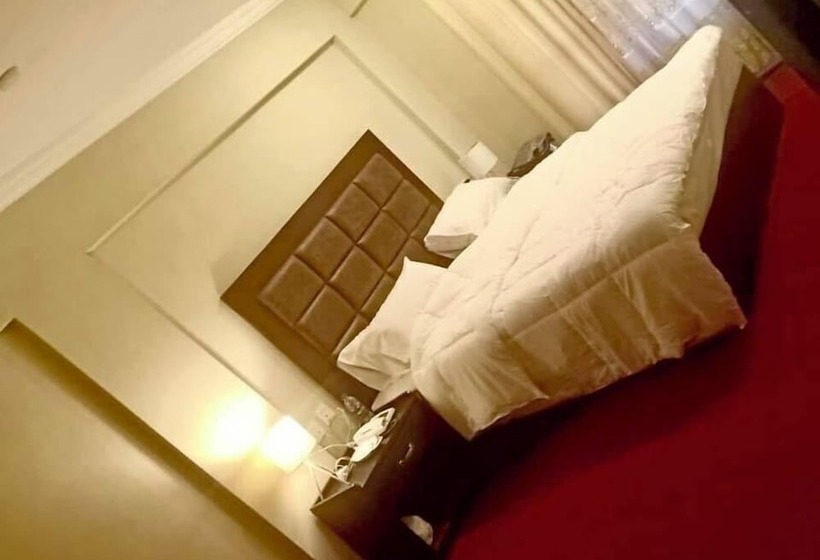 Bottleneck Hotel & Resturant