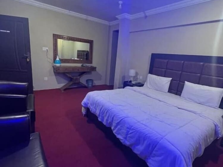 Bottleneck Hotel & Resturant