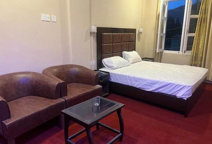 Bottleneck Hotel & Resturant