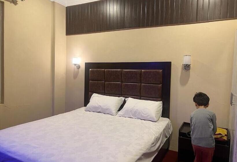 Bottleneck Hotel & Resturant