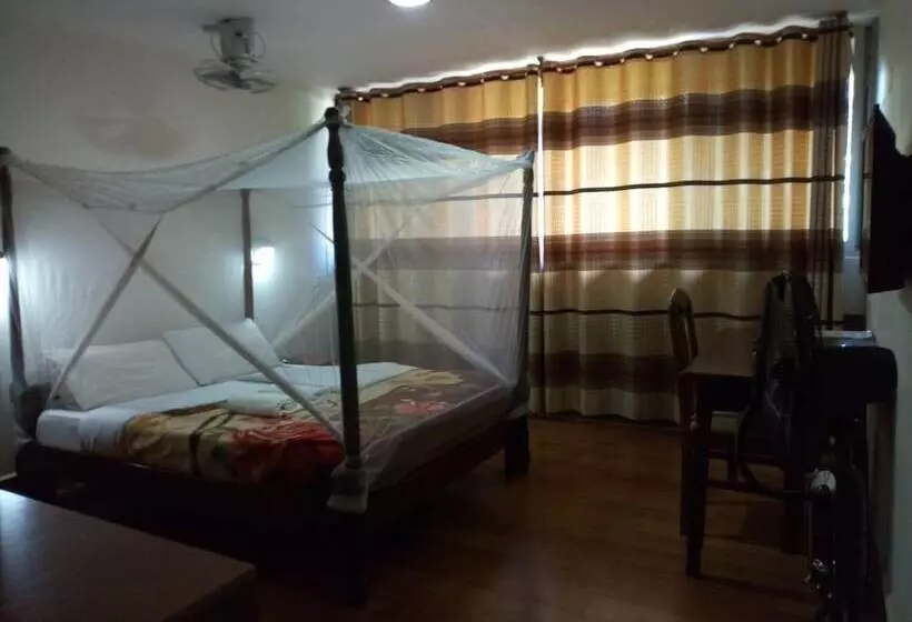 Entebbe Flight Motel