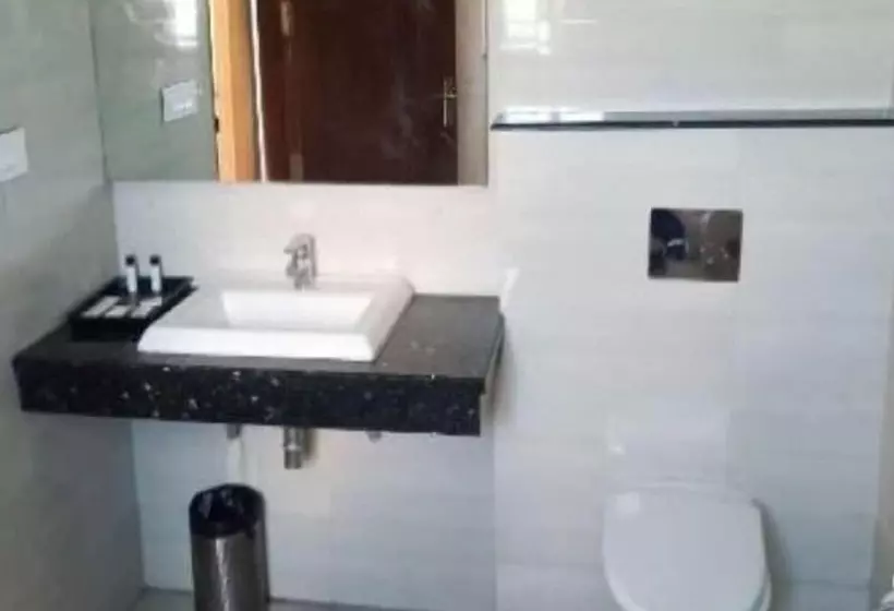 Hotelli Grand 5 Resort