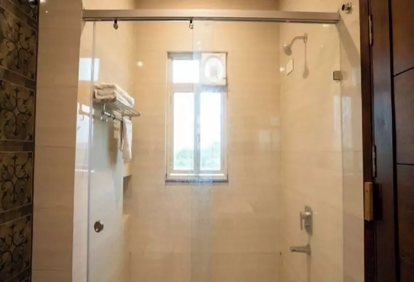 Hotelli Grand 5 Resort