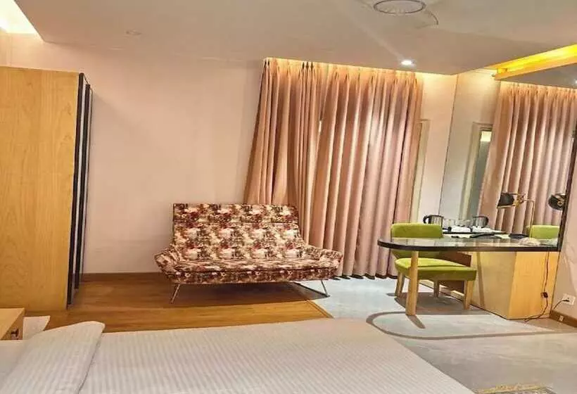 Hotelli Grand 5 Resort