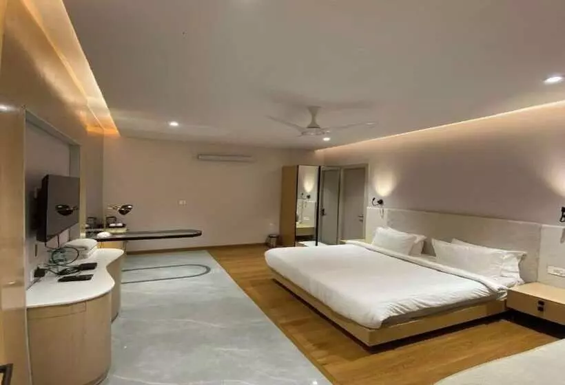 Hotelli Grand 5 Resort