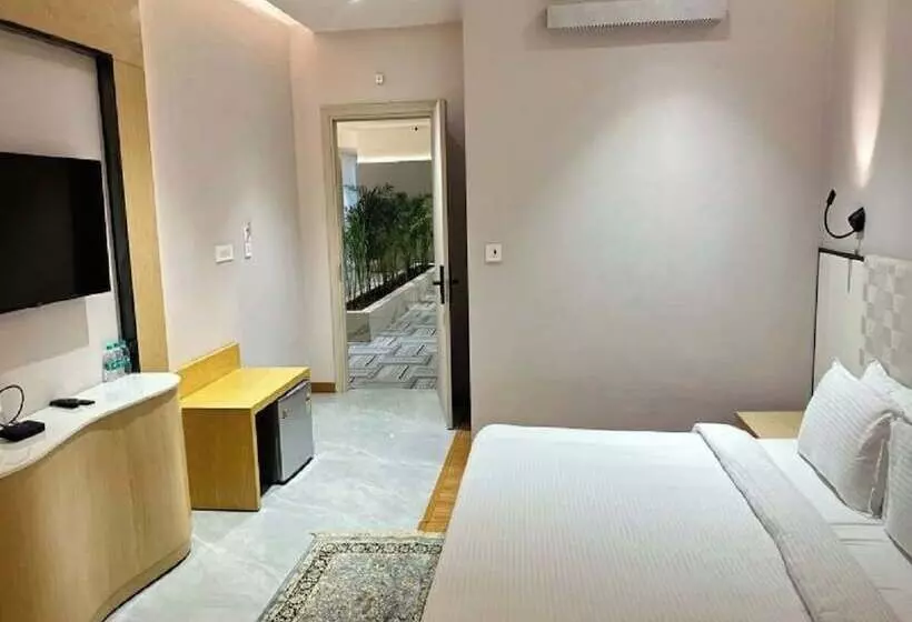 Hotelli Grand 5 Resort