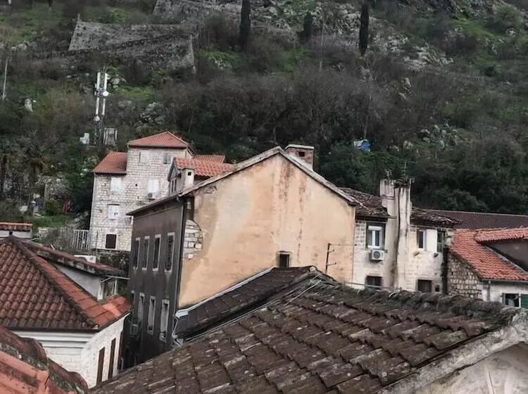 هتل Athos Guesthouse