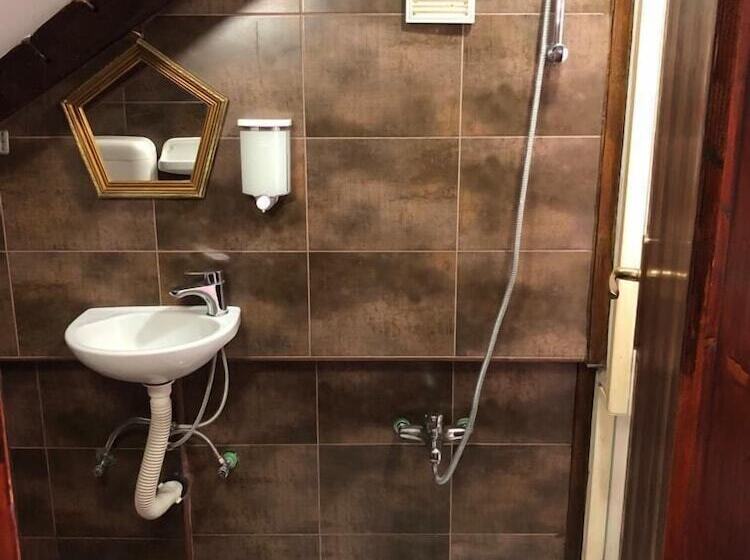 هتل Athos Guesthouse