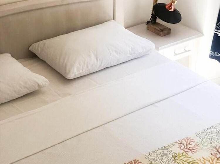 هتل Athos Guesthouse