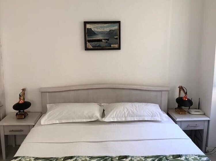 هتل Athos Guesthouse