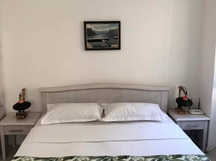 هتل Athos Guesthouse