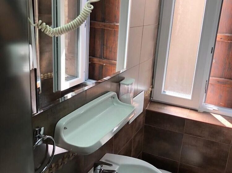 هتل Athos Guesthouse