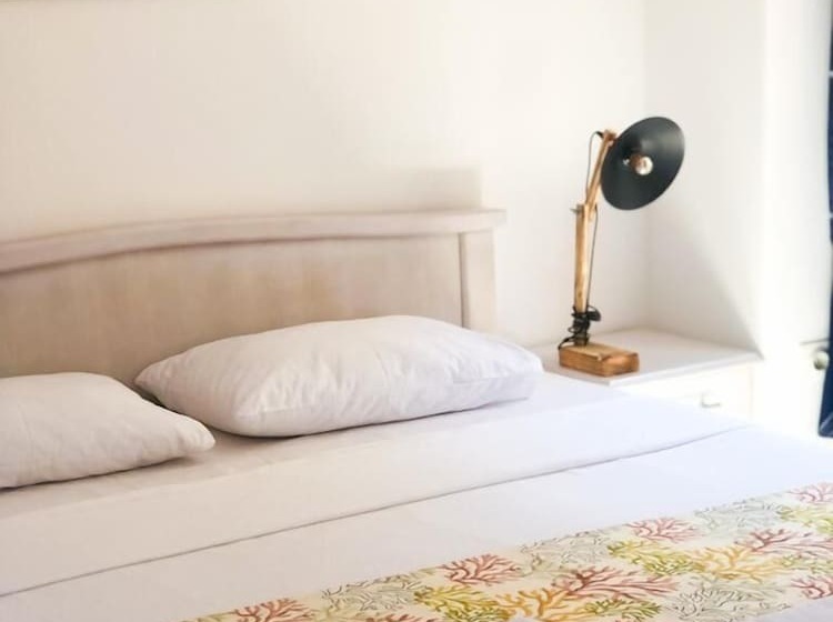 هتل Athos Guesthouse