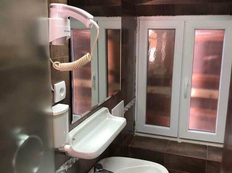 هتل Athos Guesthouse