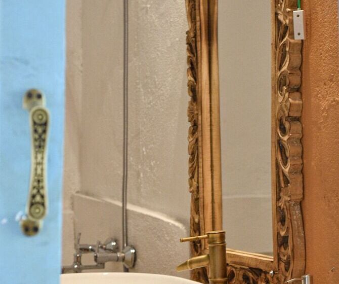 Hotel Himalayan River Garden