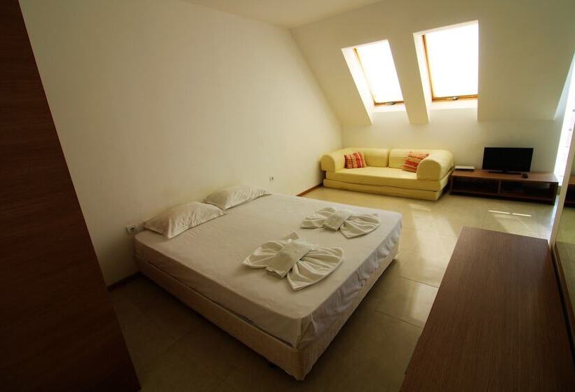 هتل Menada Belle View Apartments