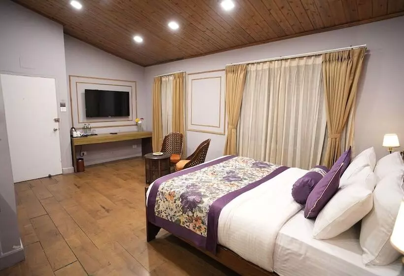 ホテル Mount Conifer Suites & Spa