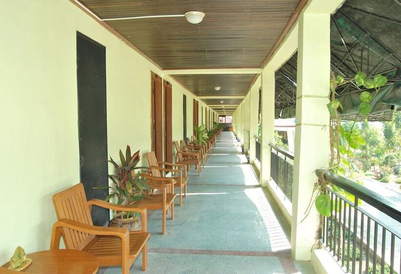 هتل One Myanmar Resort Pathein