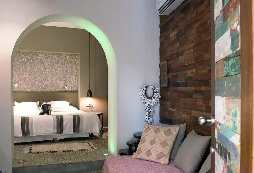 The Giri Residence Hotel & Spa