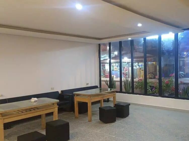 Hotelli Vang Vieng Central