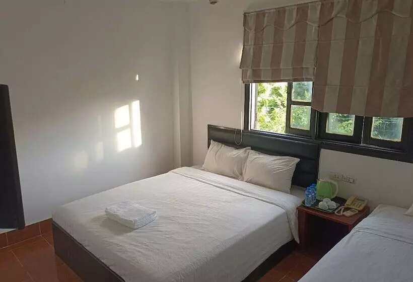 Hotelli Vang Vieng Central