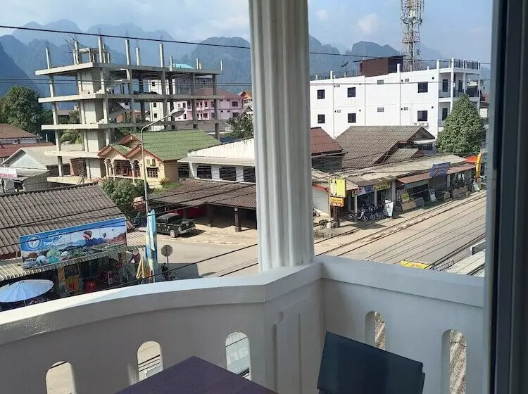 Hotelli Vang Vieng Central