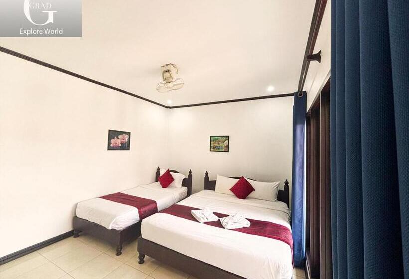 בית מלון כפרי Vang Vieng Central